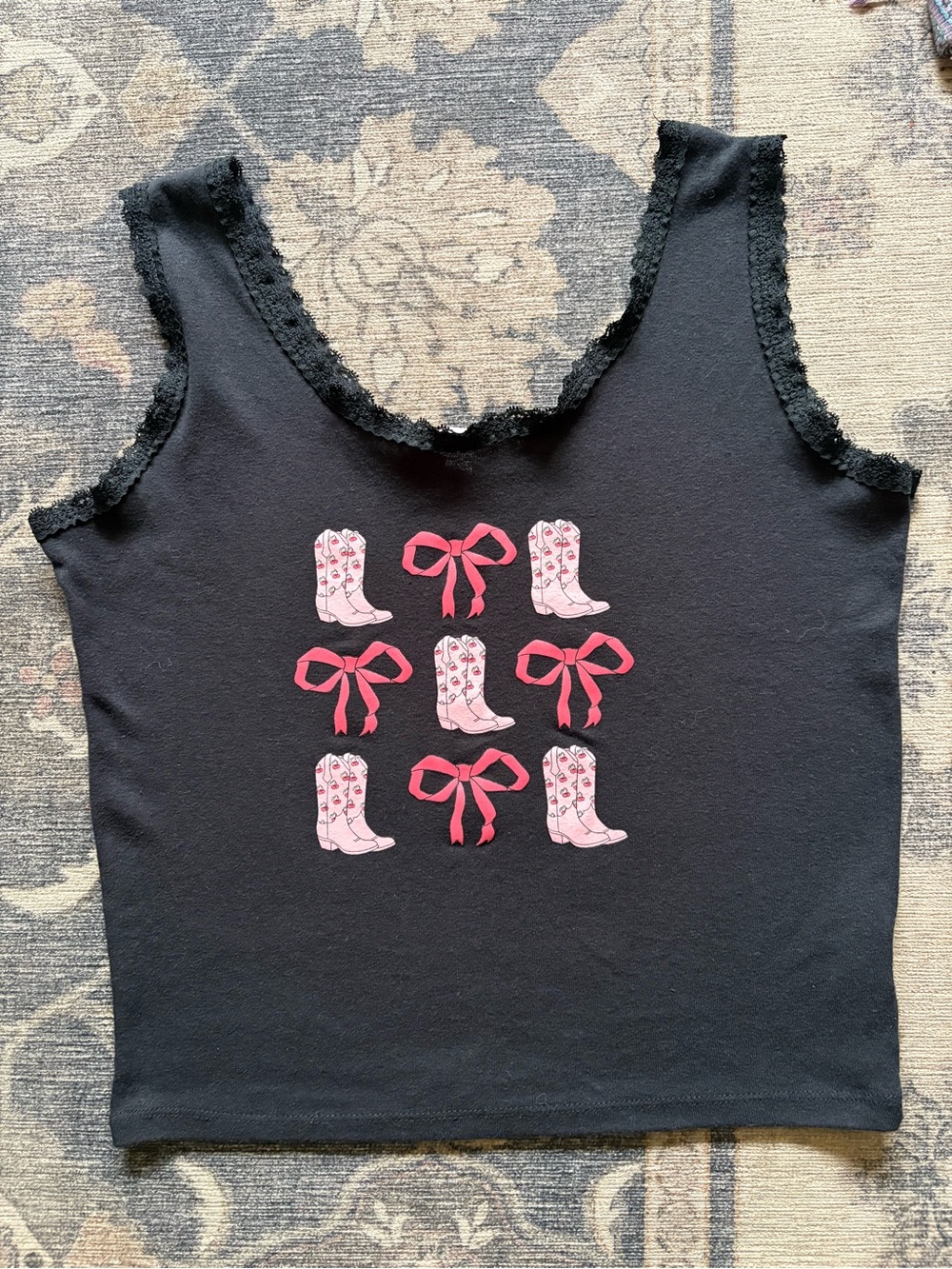 Cowboy boot & bow tank
